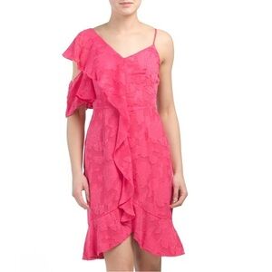 Cece sleeveless dress with Ruffles